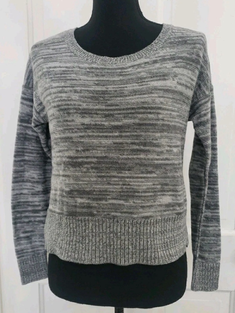 Banana Republic Gray Marled Crewneck Sweater